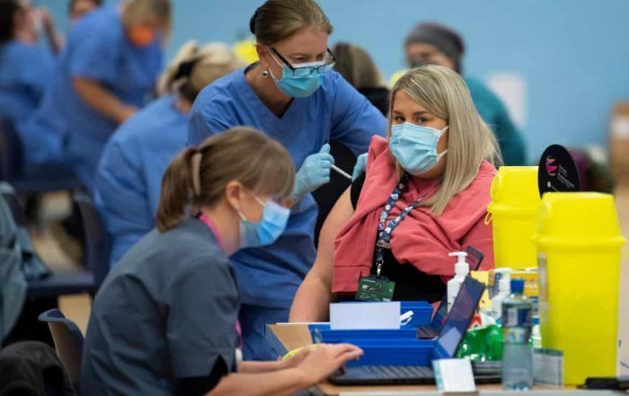 La vacuna de Pfizer eficáz contra las variantes de Covid Británica y Sudafricana